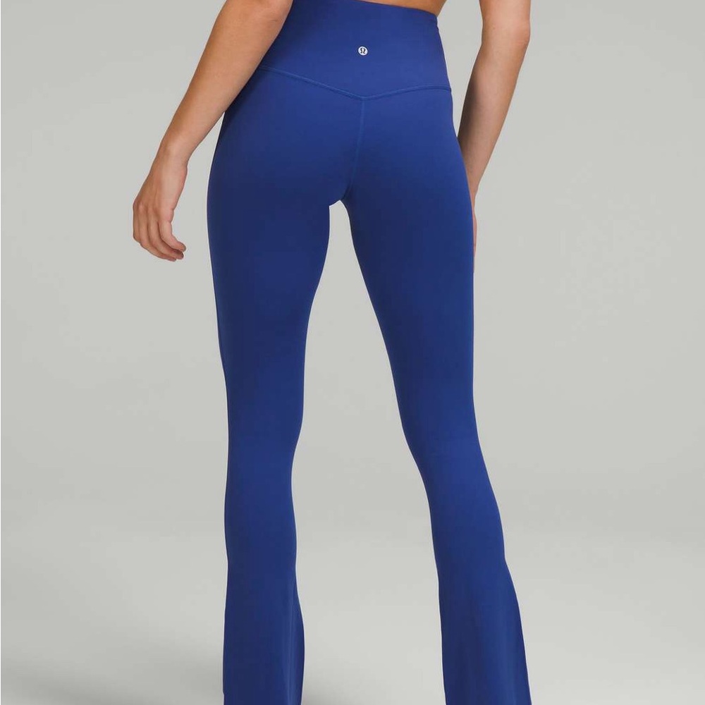 Lululemon Align High-Rise Mini Flare Pant 32"
Psychic